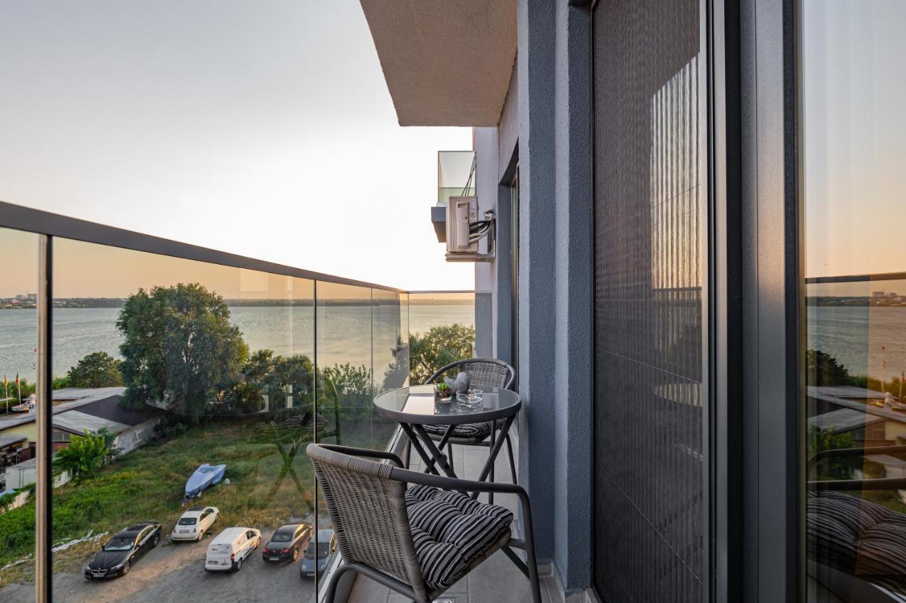 Golden Mirage Sunset Apartment Mamaia Exterior photo